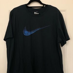 Nike men’s shirt XXL